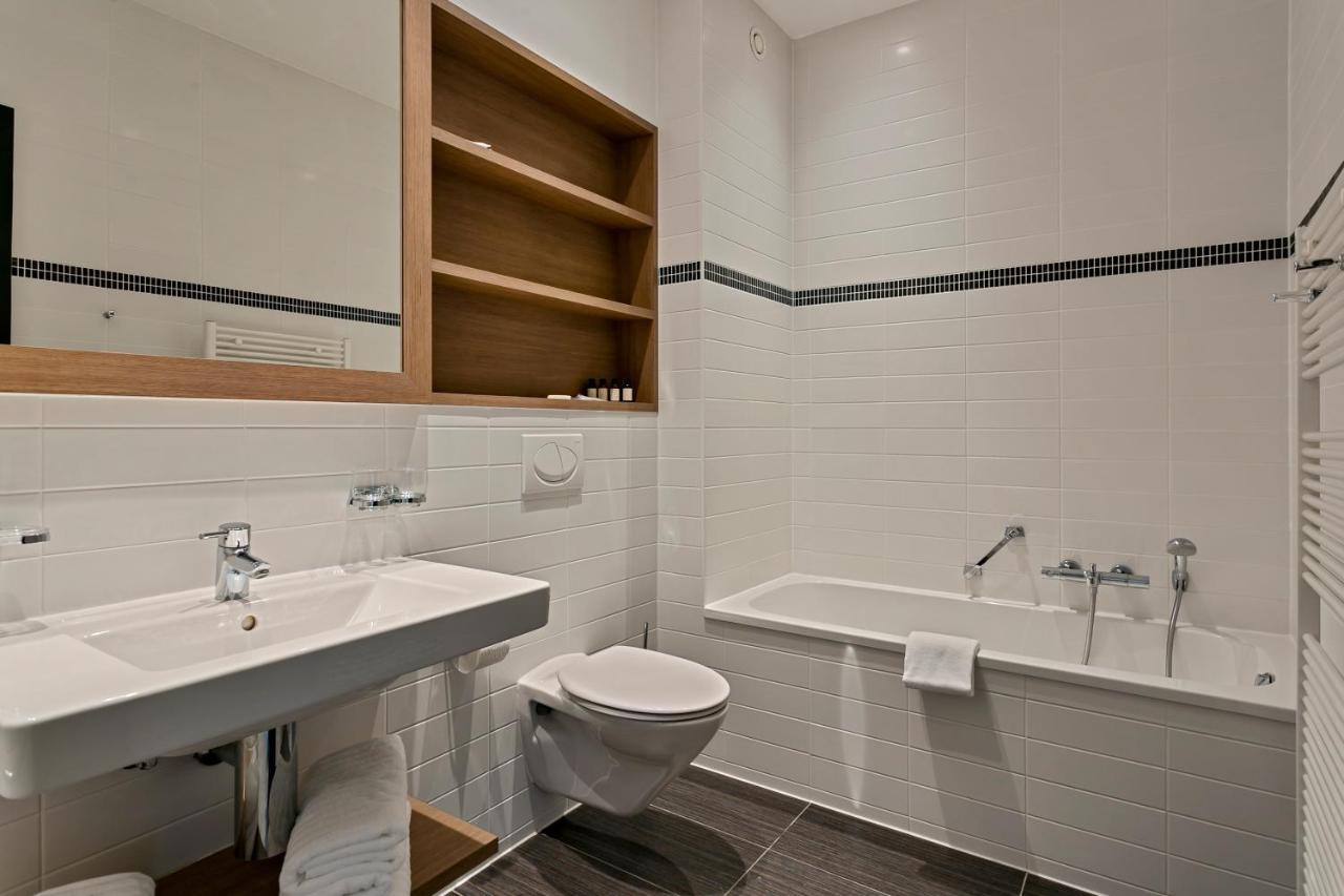 דה האן Hotel Astoria מראה חיצוני תמונה