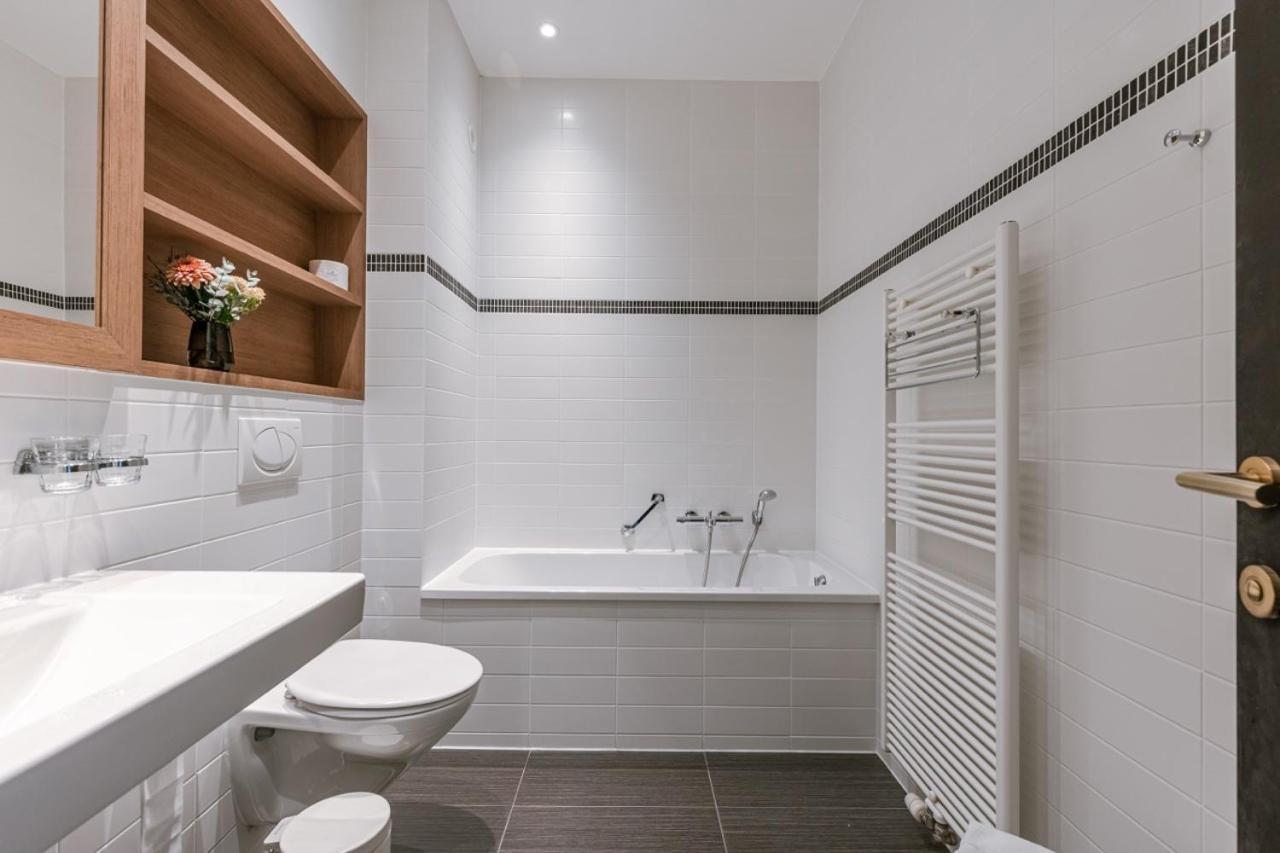דה האן Hotel Astoria מראה חיצוני תמונה