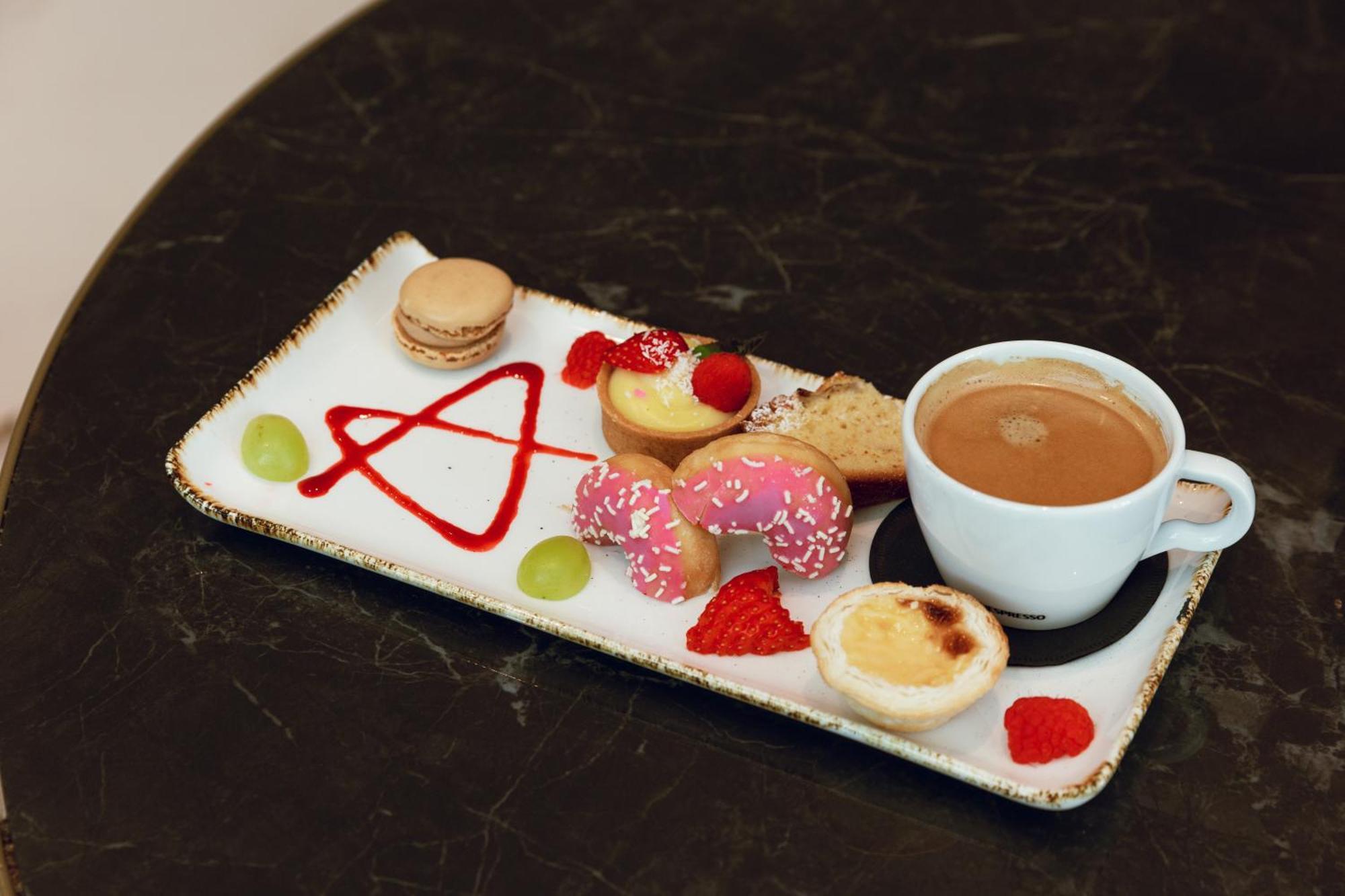 דה האן Hotel Astoria מראה חיצוני תמונה